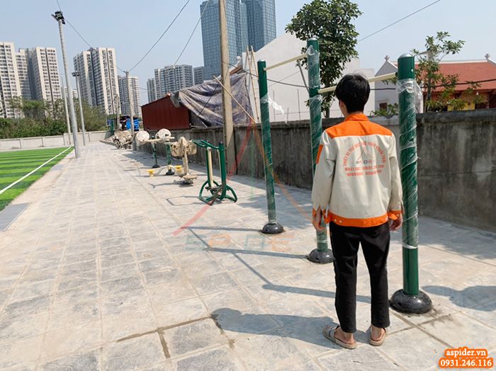 Lắp đặt thiết bị thể dục thể thao cho sân tập thể tại Gia Lâm, Hà Nội