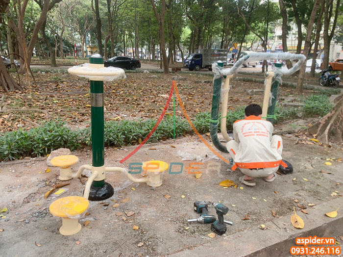 Lắp đặt thiết bị thể dục ngoài trời, thiết bị sân chơi trẻ em cho công viên tại Hà Nội