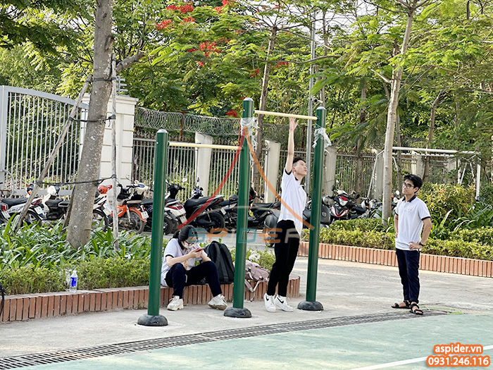 Lắp đặt thiết bị thể dục ngoài trời cho trường cấp 3 tại Hà Nội