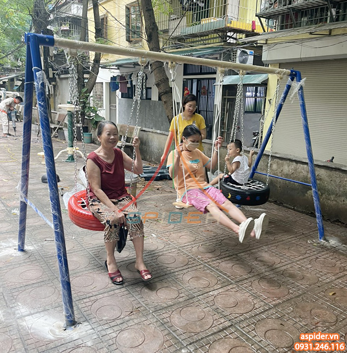 Lắp đặt đồ chơi ngoài trời, thiết bị thể dục ngoài trời cho sân tập thể tại Hà Nội